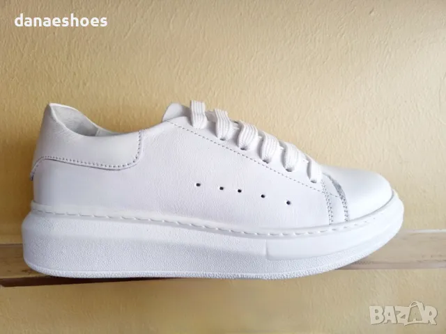 Сникърси от естествена кожа в бяло , снимка 2 - Дамски ежедневни обувки - 47348884