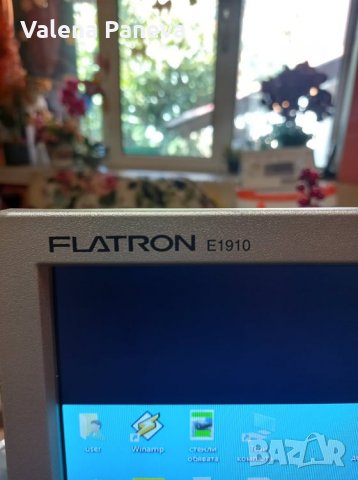 Монитор LG E1910PMW, снимка 3 - Монитори - 33745673