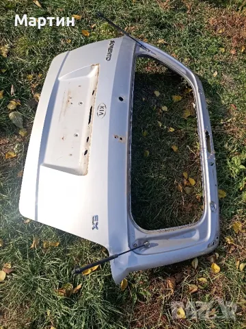 Заден капак ( необорудван ) + амортисьорите на задното стъкло за Киа Соренто , снимка 2 - Части - 47883251