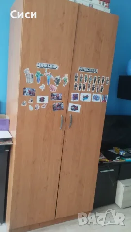 Двукрилен гардероб 
