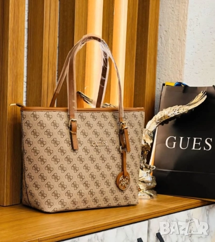 маркови чанти pinko Louis Vuitton guess versace Karl legenfeld, снимка 4 - Чанти - 52112600