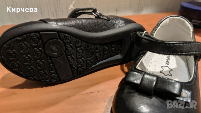 Детски обувки за момиче 25 ти номер с лепка, снимка 2 - Детски обувки - 36915529