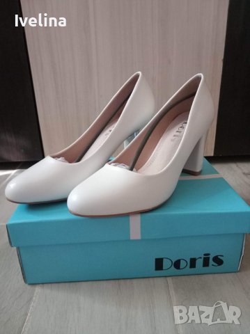 Дамски обувки-бели на ток/дебел ток, снимка 2 - Дамски обувки на ток - 38109954