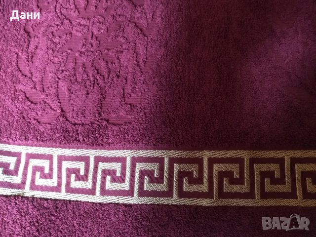 Червена хавлиена кърпа Versace, снимка 10 - Хавлиени кърпи - 30274390