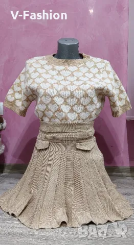 Дамски комплект с пола, снимка 2 - Комплекти - 48203152