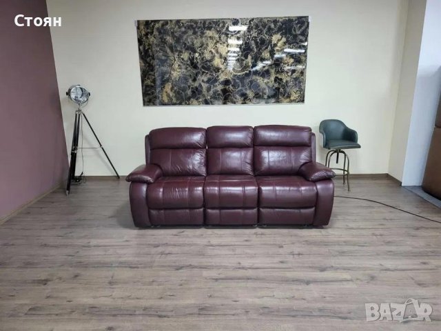 Кожен диван тройка цвят бордо с електрически релаксиращ механизъм, снимка 1 - Дивани и мека мебел - 42486554