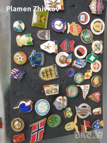 стара колекция събирана с години от значки на тема СПОРТ и ФУТБОЛ, снимка 2 - Колекции - 54025454