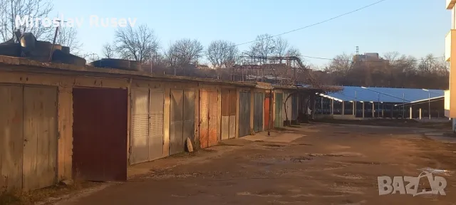 Масивен Гараж с Ток жк. Митко Палаузов, снимка 2 - Гаражи и паркоместа - 48601771