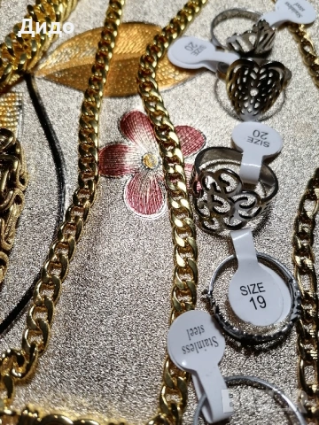 лот бижута, снимка 2 - Колиета, медальони, синджири - 53066940