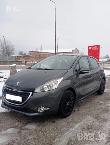 Peugeot 208  1.2 бензин  2013 г. 