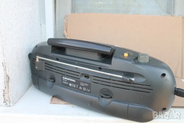 Радио касетофон ''Grundig'' , снимка 8 - Радиокасетофони, транзистори - 50918030