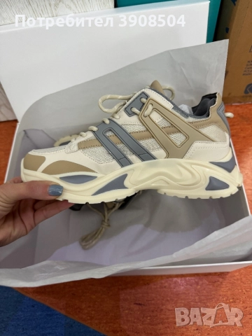 Guess Belluna нови р.37, снимка 2 - Дамски ежедневни обувки - 52636310