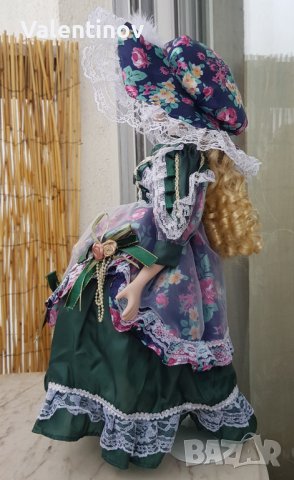 Порцеланова кукла със стойка , снимка 3 - Кукли - 38158092