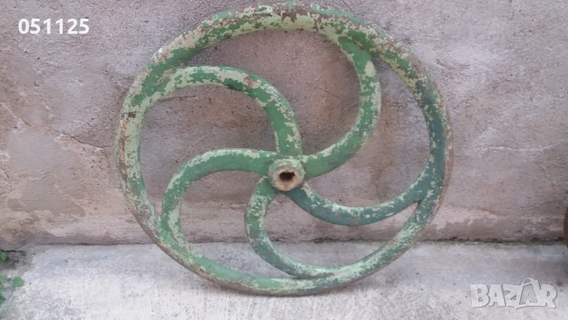 масивно възрожденско чигунено колело , снимка 15 - Антикварни и старинни предмети - 50659927