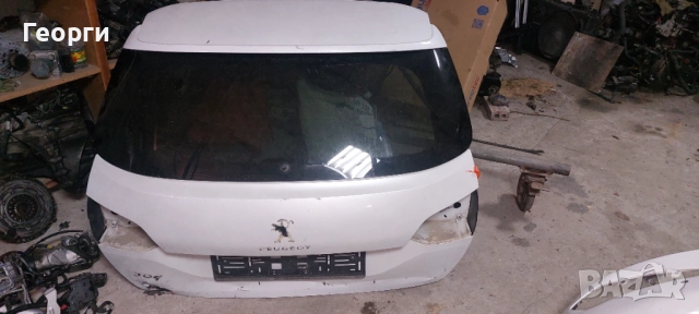 Продавам задно стъкло за Пежо 308 комби