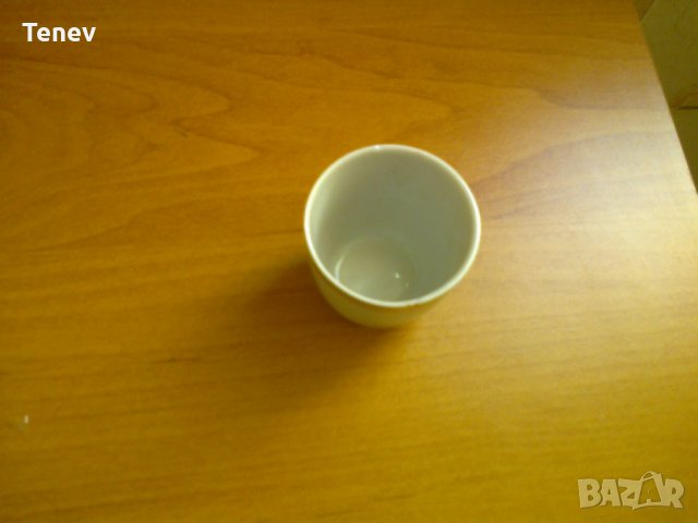 Порцеланова чашка с позлата, снимка 3 - Антикварни и старинни предмети - 31154873