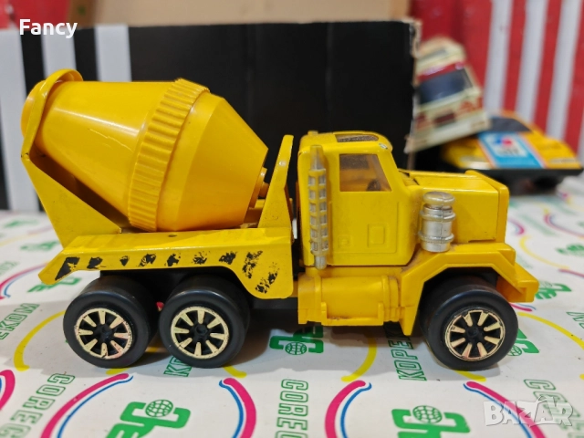 Стара детска играчка бетоновоз завод МИР