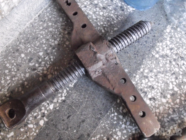 Винт с рамо, част от стяга или крик., снимка 2 - Стяги - 52127756