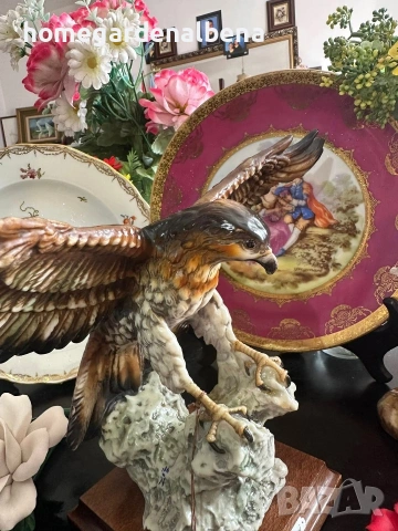 Порцеланова скулптура G. Armani Florence – Сокол, Италия, сертификат, снимка 5 - Декорация за дома - 54118168