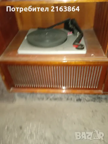 Ретро радиограмофон ЛИРА 68, снимка 2 - Антикварни и старинни предмети - 47526177