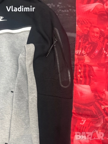 Оригинално горнище на Nike tech, снимка 2 - Спортни дрехи, екипи - 52879340