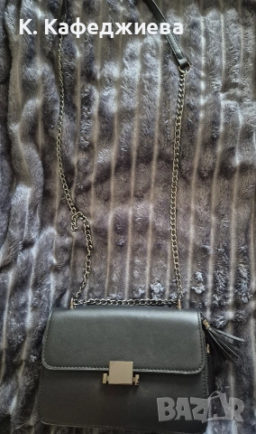 Дамска чанта, снимка 2 - Чанти - 54149236