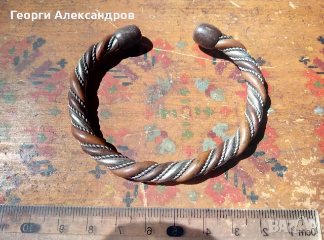 Красива Стара Трицветна ЕТНО БОХО - АРТ ГРИВНА Тип ТОРКВА от МЕД БРОНЗ и АЛПАКА