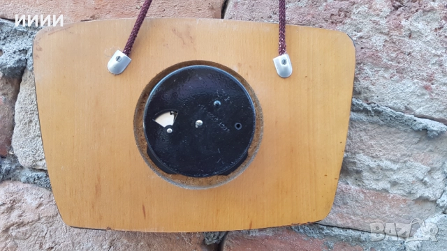 Стенен часовник Маяк, снимка 3 - Антикварни и старинни предмети - 51820651