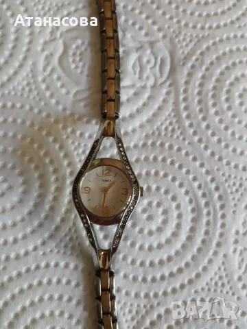 Дамски часовник- TIMEX, снимка 3 - Луксозни - 47588618
