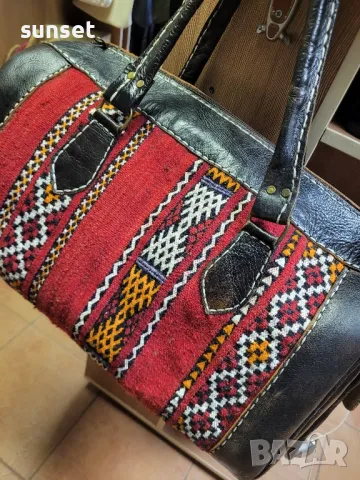  ЕСТЕСТВЕНА КОЖА разкошна ПЪТНА ЧАНТА с бродерии,шевици, снимка 1