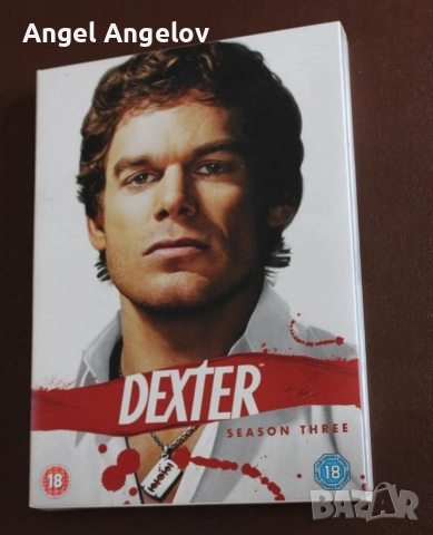 Dexter Season 3 there are 4 discs DVD
