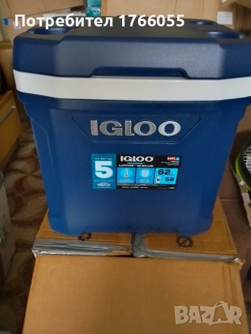 IGLOO Хладилна кутия MaxCold Latitude 62 Qt Roller Cooler, снимка 2 - Хладилни чанти - 52869765