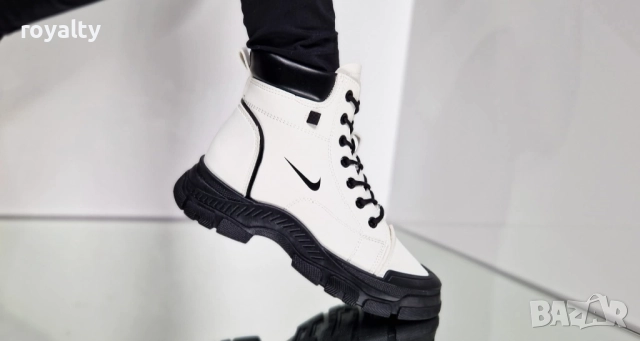 Nike Дамски Зимни Боти , снимка 6 - Дамски боти - 52117372