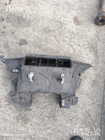 Радиатор парно за Мерцедес 190 с кутия