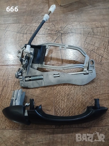 Вътрешен механизъм на външната дръжка на вратата на BMW X5 E53 дясна 51218243616, снимка 2 - Аксесоари и консумативи - 53304129