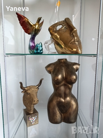 Скулптура на женски торс в елегантен златист цвят. , снимка 10 - Статуетки - 52829361