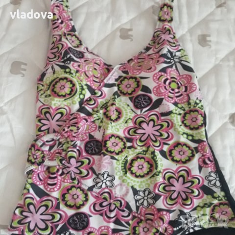Бански костюм номер 48 , цял