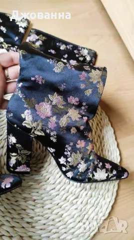  Ботуши на цветя , снимка 3 - Дамски ботуши - 50394075