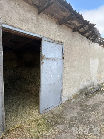 Двуетажна къща с двор 2532 кв. метра двор, снимка 11 - Къщи - 54235281