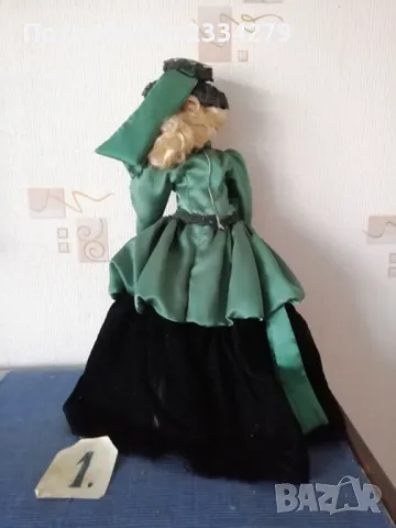 Стари порцеланови кукли, маркови с ренесансови рокли. , снимка 5 - Колекции - 49126124