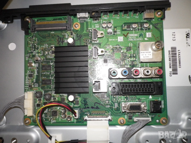 LED телевизор Toshiba 32RL933G за ремонт, снимка 2 - Телевизори - 51841944