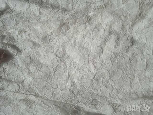 Бяла дантелена пола , снимка 3 - Детски рокли и поли - 40326011
