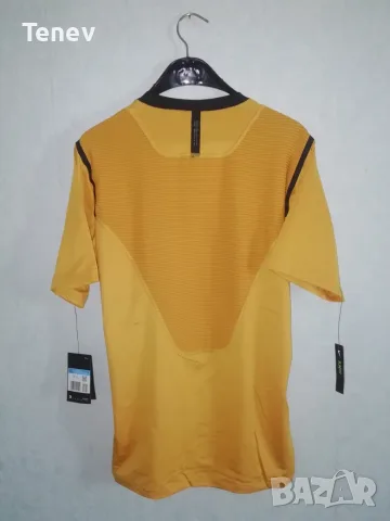 Nike Pro AeroAdapt нова оригинална жълта мъжка тренировъчна тениска фланелка размер М , снимка 2 - Тениски - 56215963