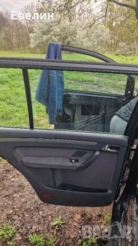 ляза задна врата ,черна от VW Touran 2006г, снимка 2 - Части - 54089763