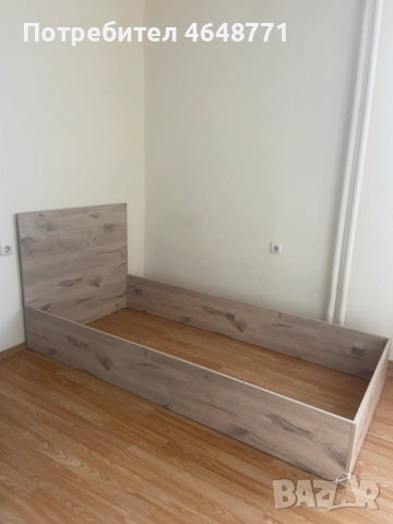 Две легла и две нощни шкафчета