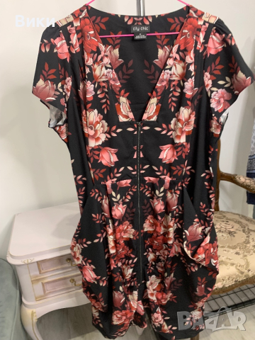 Рокля в размер М, но е подходяща и за L