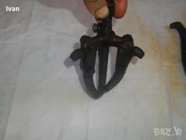 Немска СТАРО КАЧЕСТВО ТРИРАМЕННА СКОБА ЗА ВАДЕНЕ НА ЛАГЕРИ S45C 100, снимка 2 - Други инструменти - 47506929