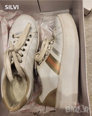 Обувки на платформа Guess 36 номер , снимка 2 - Дамски ежедневни обувки - 52727075