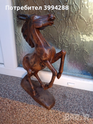 Дървен кон дърворезба 