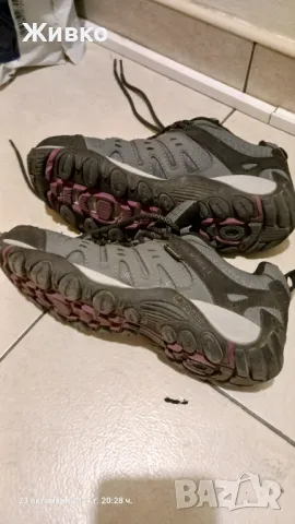 Продавам туристически обувки 